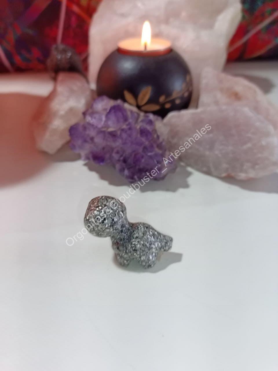 Orgonita Artesanal / Electronite Dinosaurio decorativo pequeño modelo 1