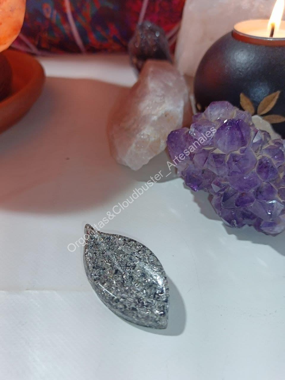 Orgonita Artesanal / Electronite Hoja Alargada decorativa punta