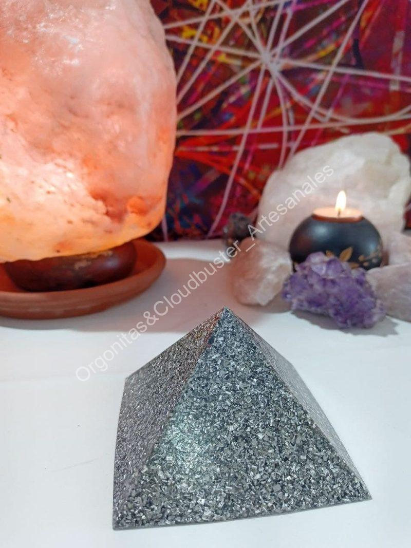 Orgonita / Electronite Pirámide Grande 4 lados