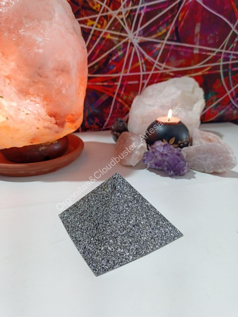 Orgonita / Electronite Pirámide Grande 4 lados - Imagen 2