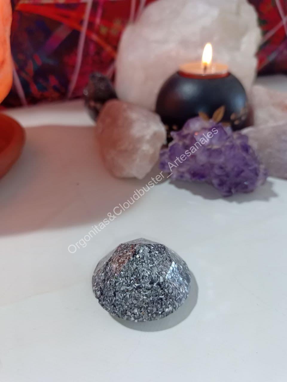 Orgonita Artesanal / Electronite Pirámide formato diamante Grande - Imagen 2