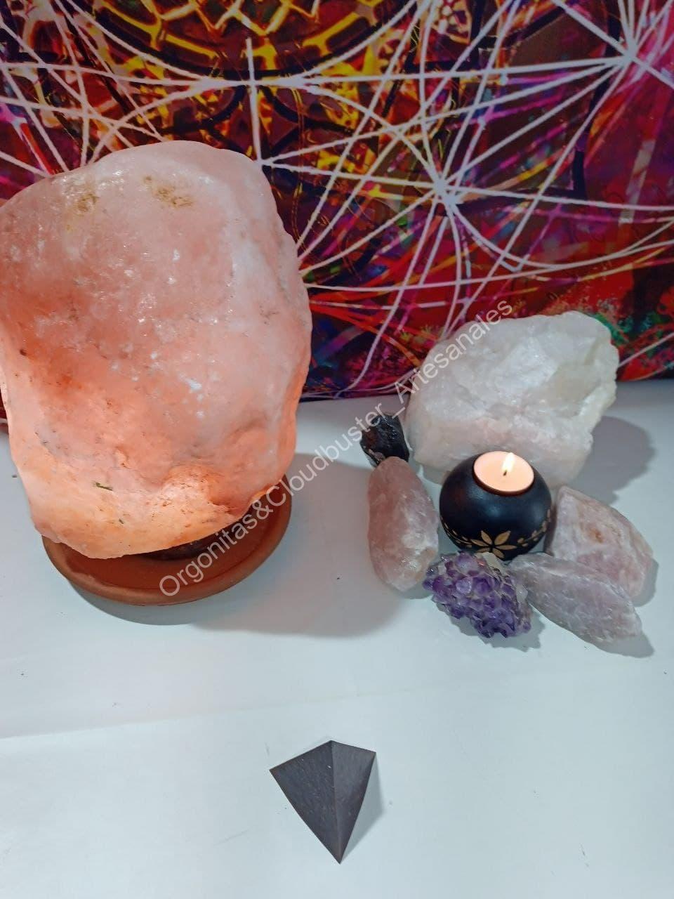 Orgonita Artesanal VIRUTA DE HIERRO Pirámide 3 lados - Imagen 4