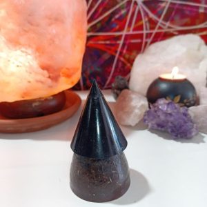 Orgonita Artesanal VIRUTA DE HIERRO Pirámide Cono y punta de Magnetita