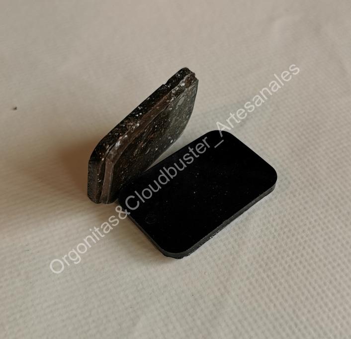 Protectores Artesanales para MÓVIL de Magnetita y viruta de hierro pequeña forma rectangular - Imagen 4