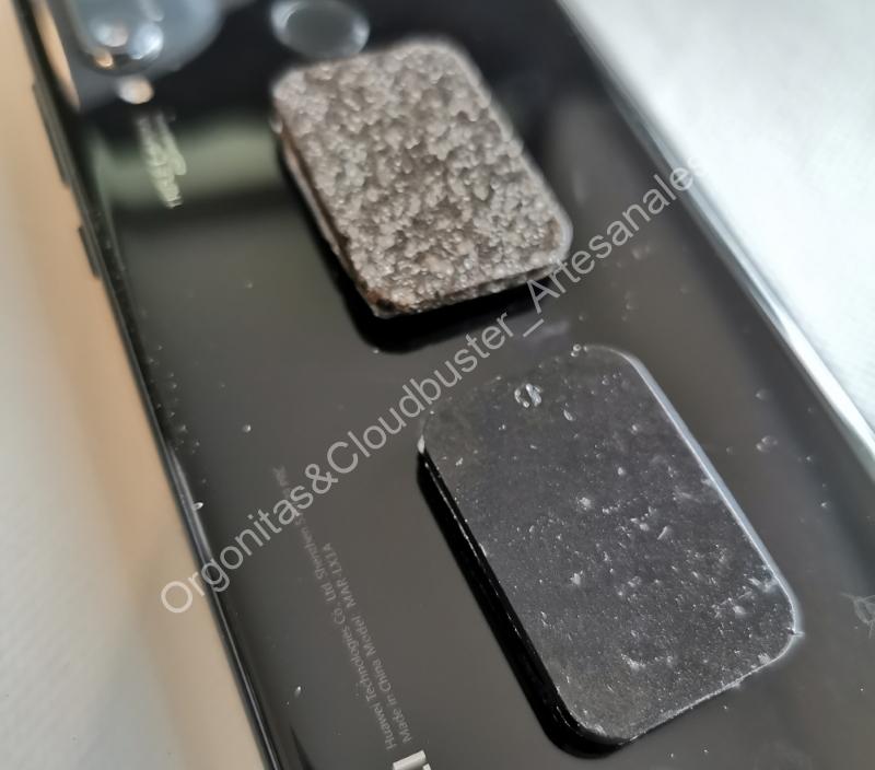 Protectores Artesanales para MÓVIL de Magnetita y viruta de hierro pequeña forma rectangular