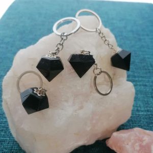 Orgonita Artesanal LLAVERO DE MAGNETITA formato DIAMANTE
