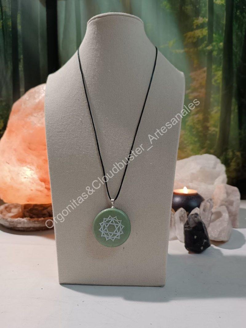 Orgonita Artesanal / Electronite Colgante o llavero Chakra Corazón o Cardíaco - Imagen 4