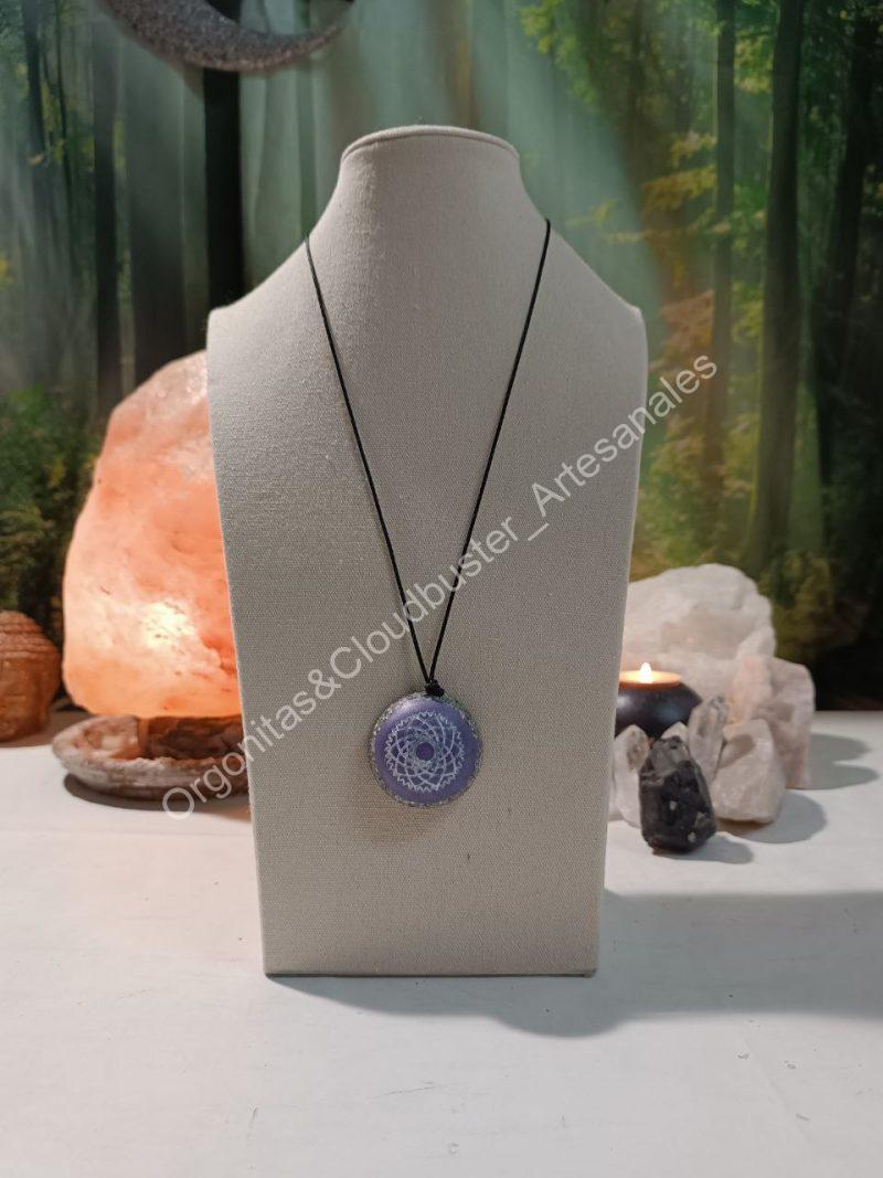 Orgonita Artesanal / Electronite Colgante o llavero Chakra Corona formato Semiesfera - Imagen 4