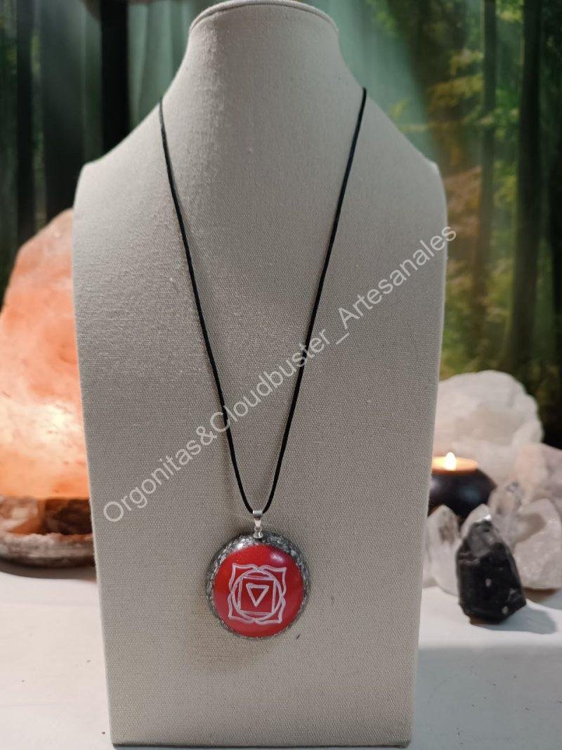 Orgonita Artesanal / Electronite Colgante o llavero Chakra Raíz formato Semiesfera