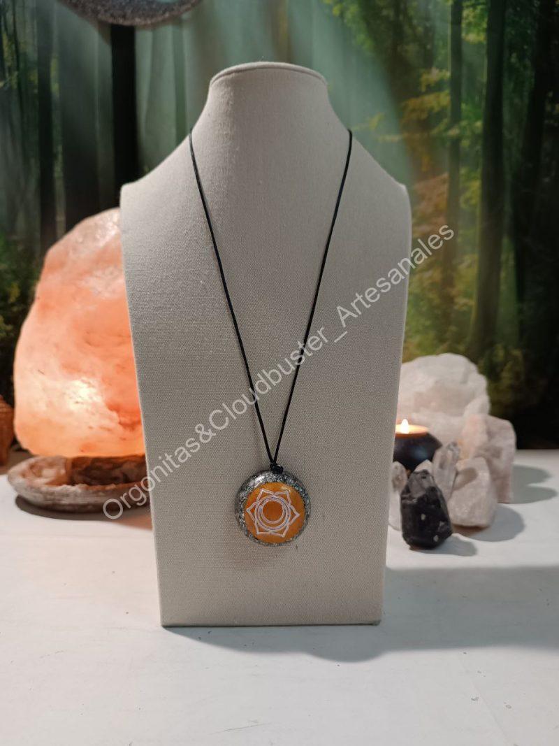 Orgonita Artesanal / Electronite Colgante o llavero Chakra Sacro formato Semiesfera - Imagen 2