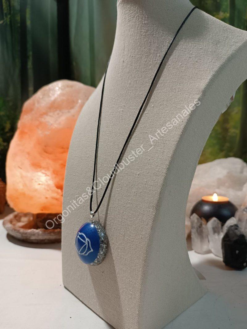 Orgonita Artesanal / Electronite Colgante o llavero Chakra Tercer Ojo formato Semiesfera - Imagen 3