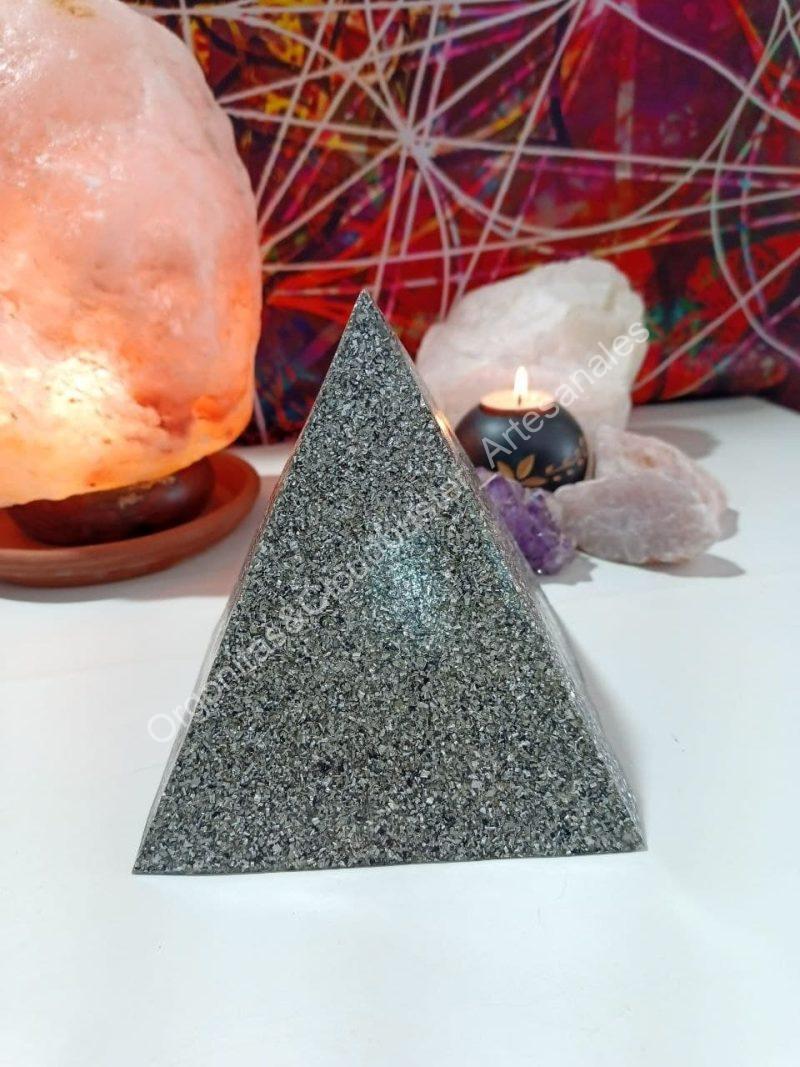 Orgonita Artesanal / Electronite Formato Pirámide Maxi Grande 4 lados