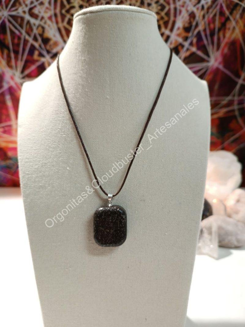 Orgonita Artesanal VIRUTA PEQUEÑA DE HIERRO colgante Cuadrado