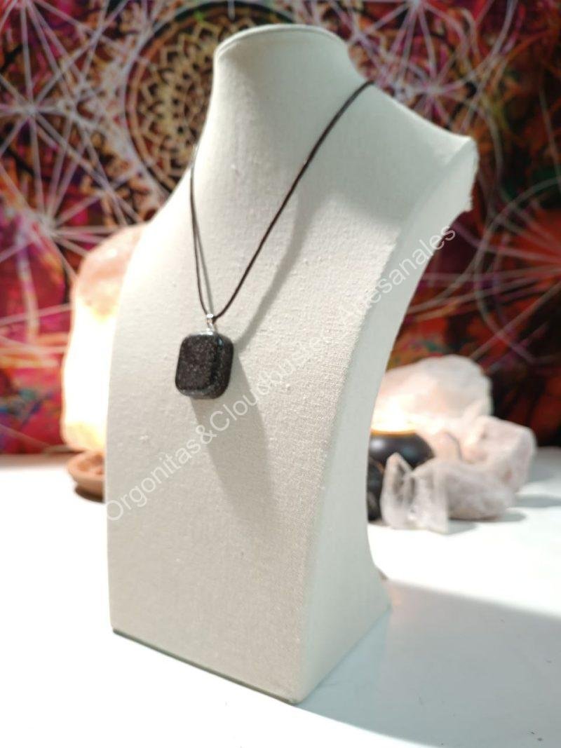 Orgonita Artesanal VIRUTA PEQUEÑA DE HIERRO colgante Cuadrado - Imagen 3