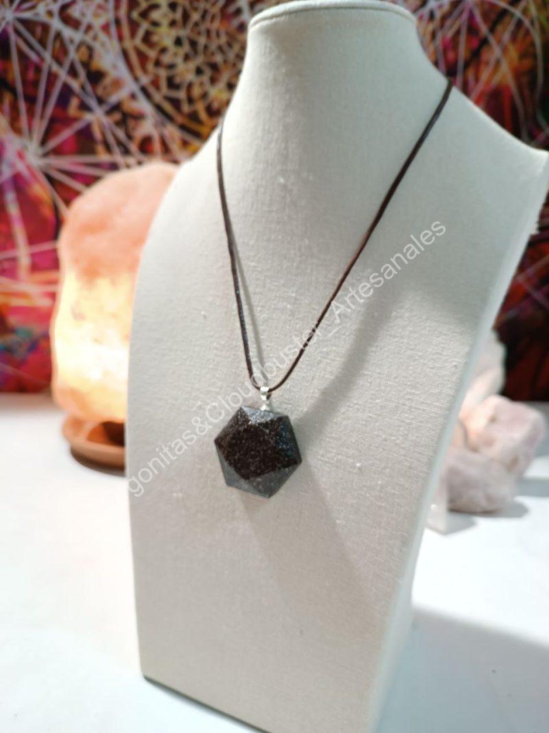 Orgonita Artesanal VIRUTA PEQUEÑA DE HIERRO colgante Hexágono - Imagen 3
