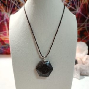 Orgonita Artesanal VIRUTA PEQUEÑA DE HIERRO colgante Hexágono