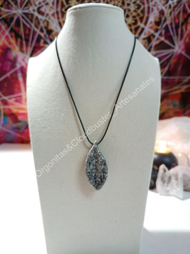 Orgonita / Electronite Colgante forma hoja alargada pico