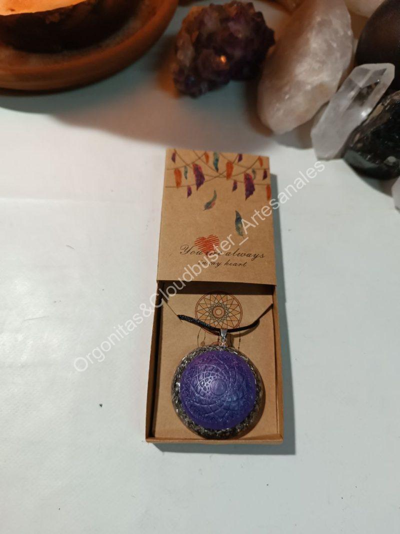 Orgonita Artesanal / Electronite Colgante o llavero Chakra Corona formato Semiesfera - Imagen 5