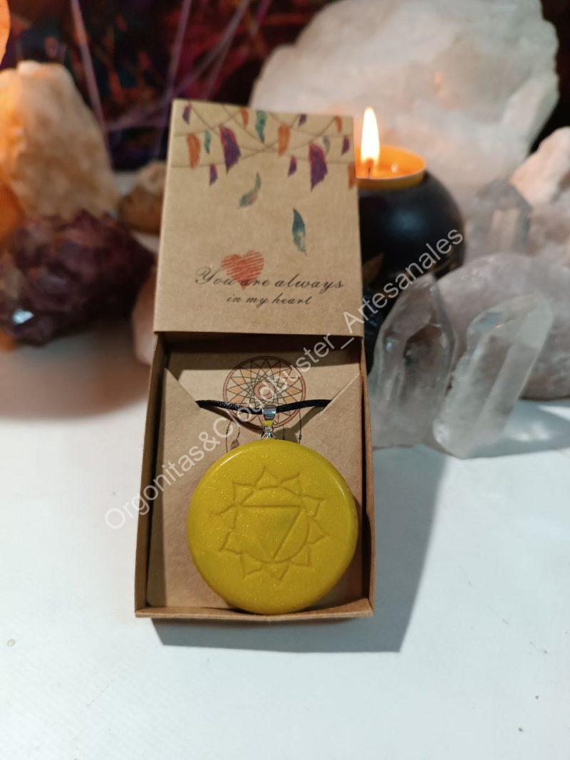 Orgonita Artesanal / Electronite Colgante o llavero Plexo Solar formato Semicírculo - Imagen 6