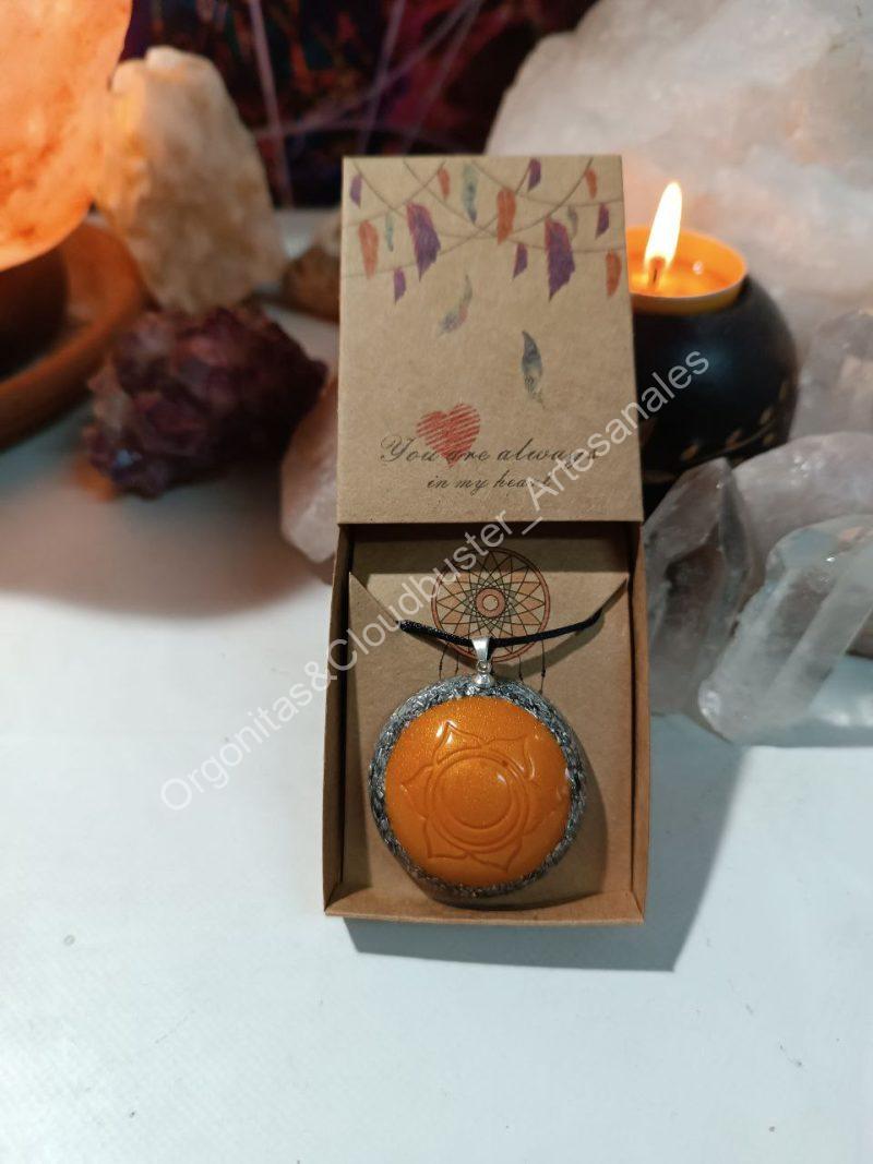Orgonita Artesanal / Electronite Colgante o llavero Chakra Sacro formato Semiesfera - Imagen 6