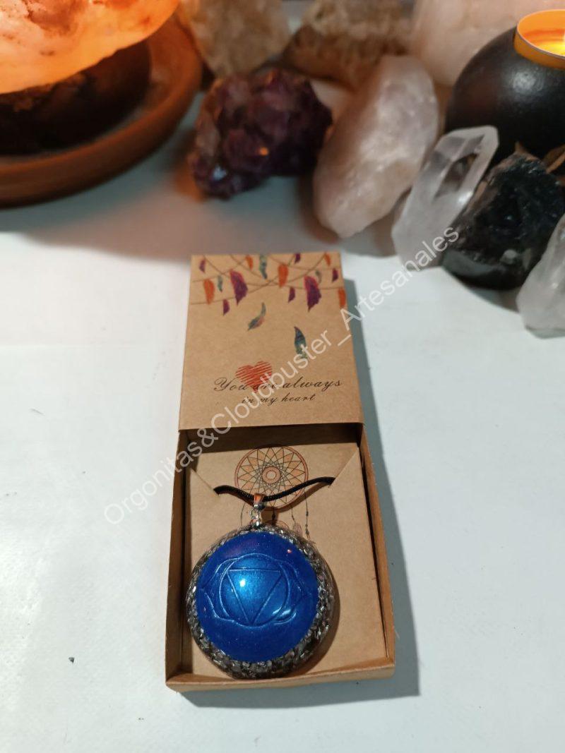 Orgonita Artesanal / Electronite Colgante o llavero Chakra Tercer Ojo formato Semiesfera - Imagen 5