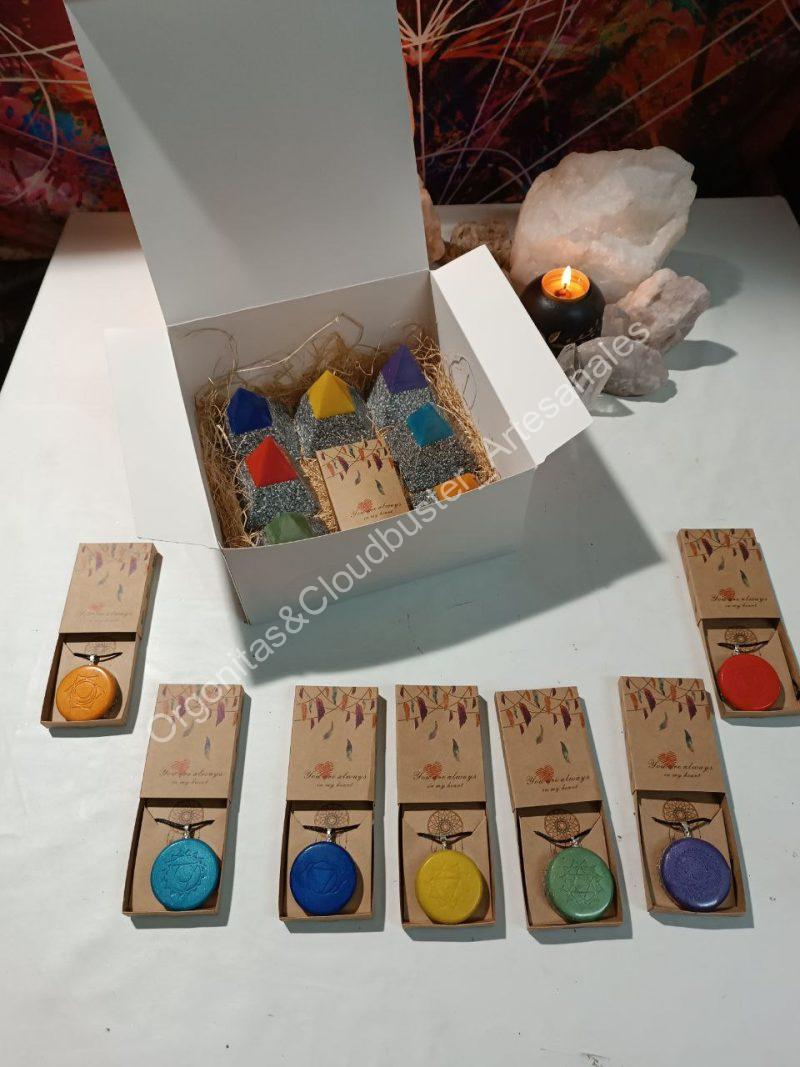 Orgonita Artesanal / Electronite Conjunto Pirámides Chakras - Imagen 2